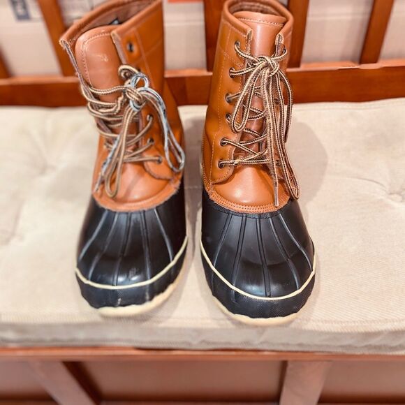Classic Waterproof Duck Boots. - Picture 2 of 12